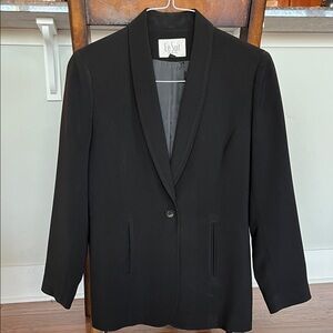Le Suit Women's Elegant Black Blazer